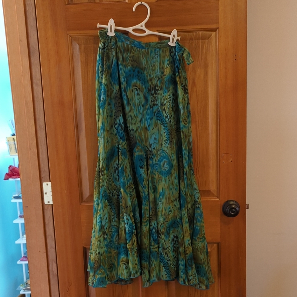 Elegant Green and Blue Women's Skirt